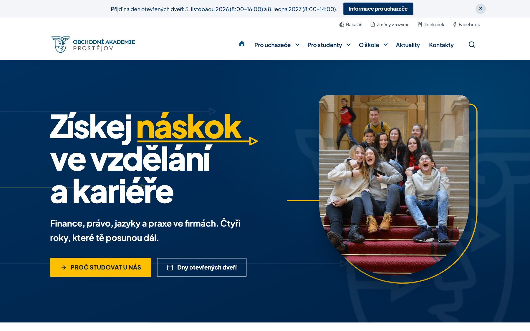 Úvodní stránka webu v designu Než zazvoní